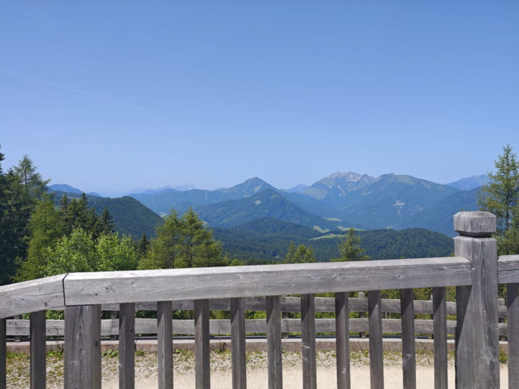 Ausblick von der Kala Alm auf die Bayerischen Voralpen